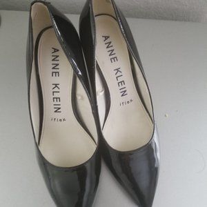 Anne Klein pantent leather 7.5
